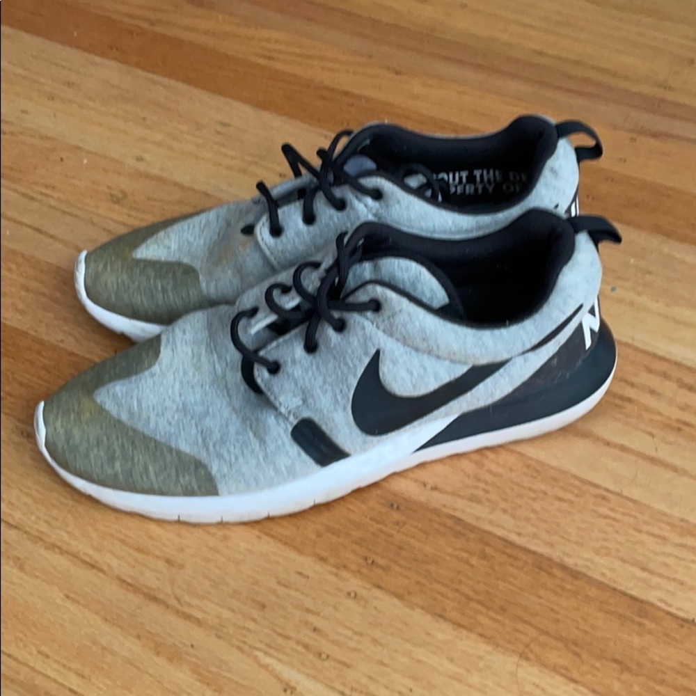 Nike Men’s shoe in 8.5
